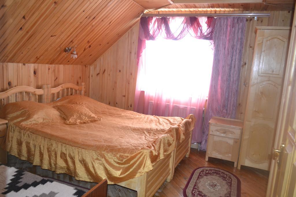 Sadyba Hatynka Jaremtsche Zimmer foto