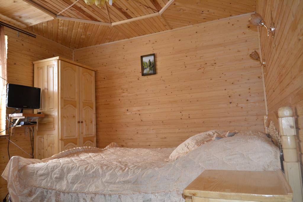 Sadyba Hatynka Jaremtsche Zimmer foto