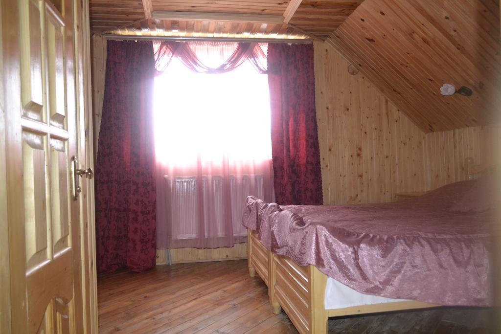 Sadyba Hatynka Jaremtsche Zimmer foto