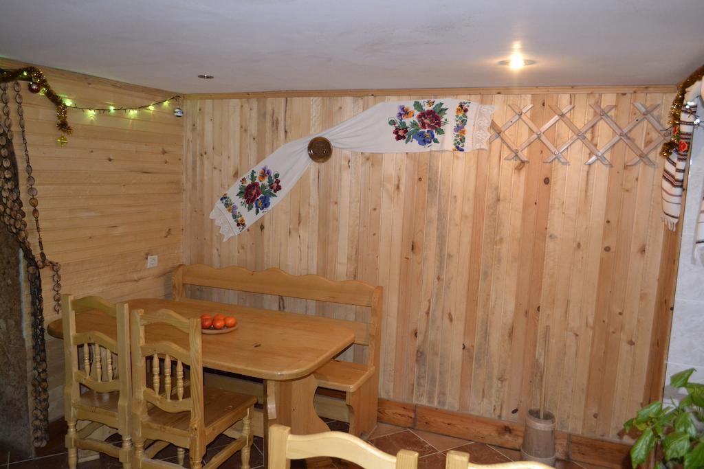 Sadyba Hatynka Jaremtsche Zimmer foto