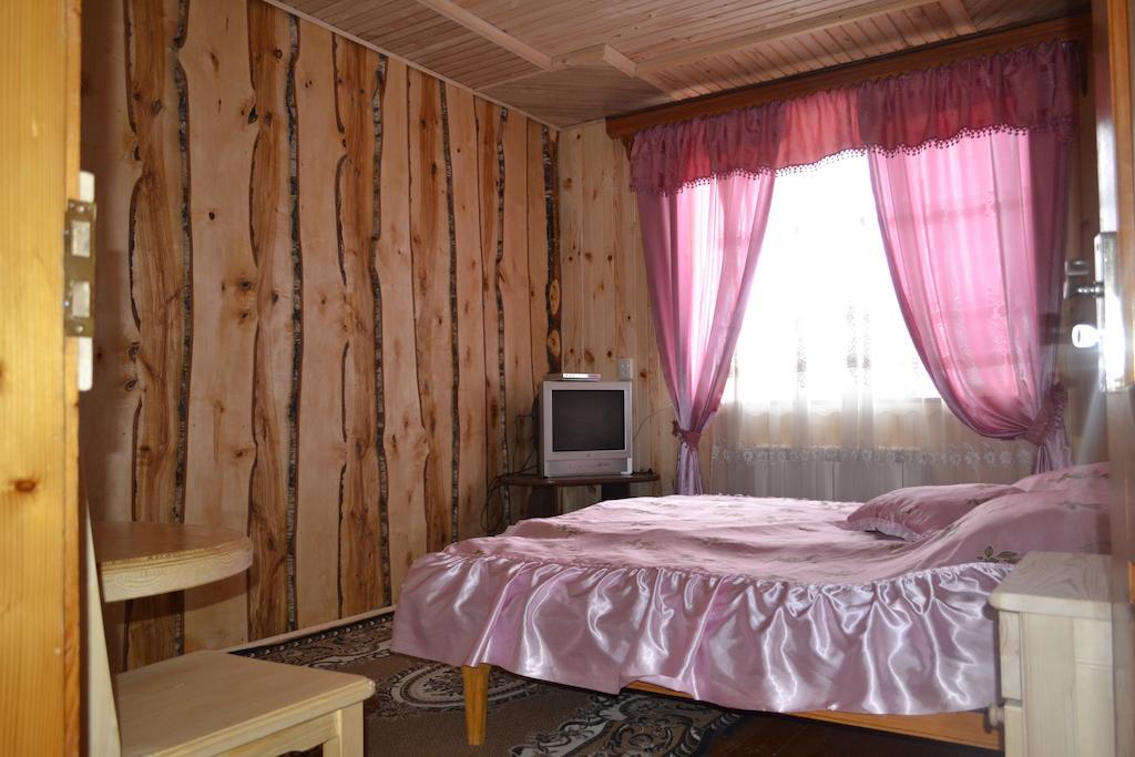Sadyba Hatynka Jaremtsche Zimmer foto